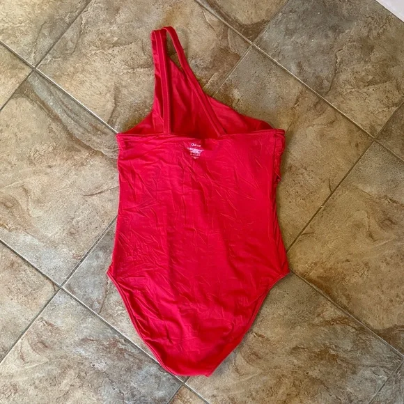 Quince Italian Red One-Shoulder Swimsuit - Picture 5 of 5